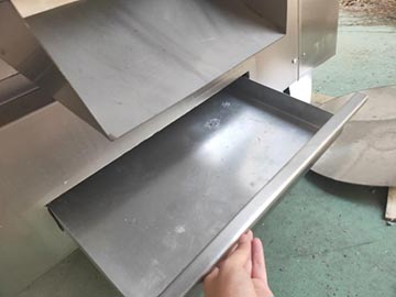 receiving tray